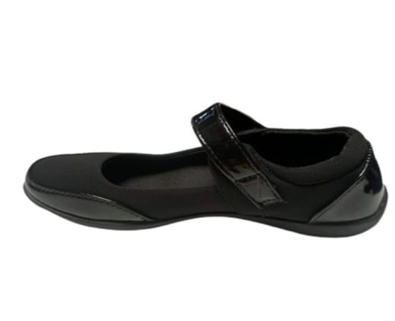 girl's designer pumps - black