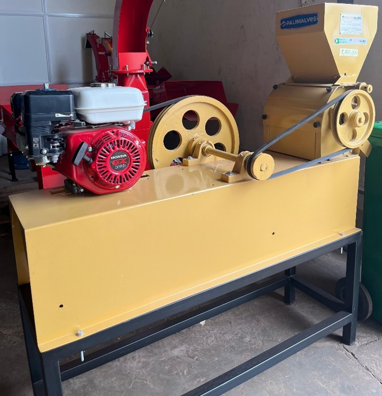 PALINIALVES MOTORIZED COFFEE PULPING MACHINE.