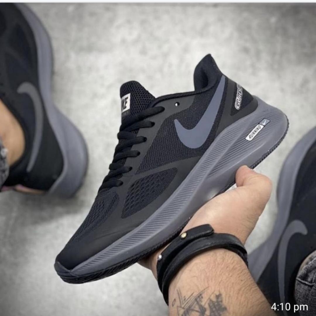 Nike Air Zoom Pegasus 40 Black/Dark Grey