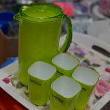 4 Piece Melamine Juice Tumbler Cups And 1Piece Jug Water Set-Green.